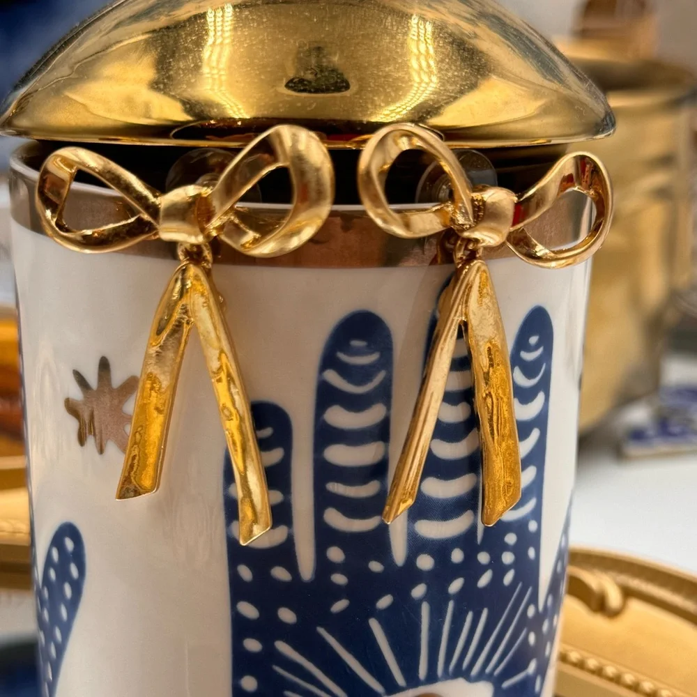 🆕 OSCAR DE LA RENTA 🧿 NWOT Runway Gold Bow Earrings - Picture 7 of 15